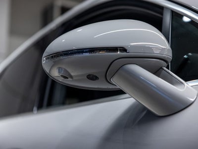 2025 Porsche Macan S