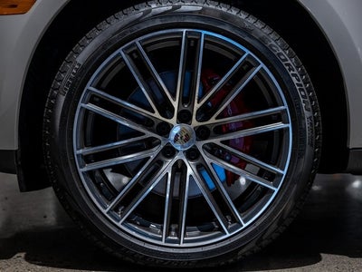 2025 Porsche Macan S