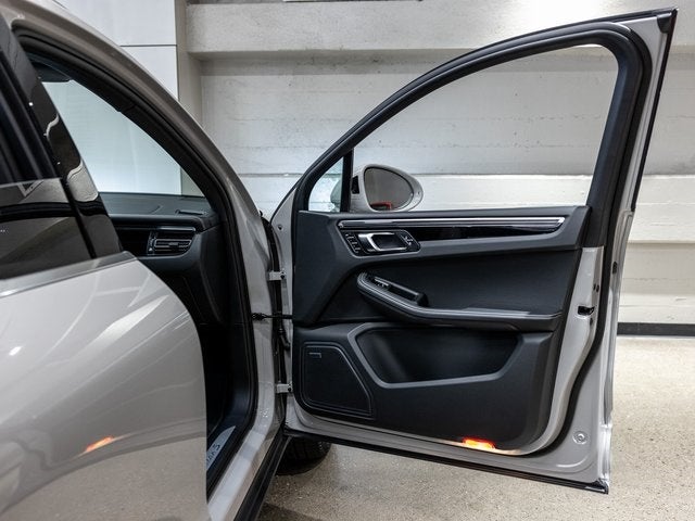 2025 Porsche Macan S