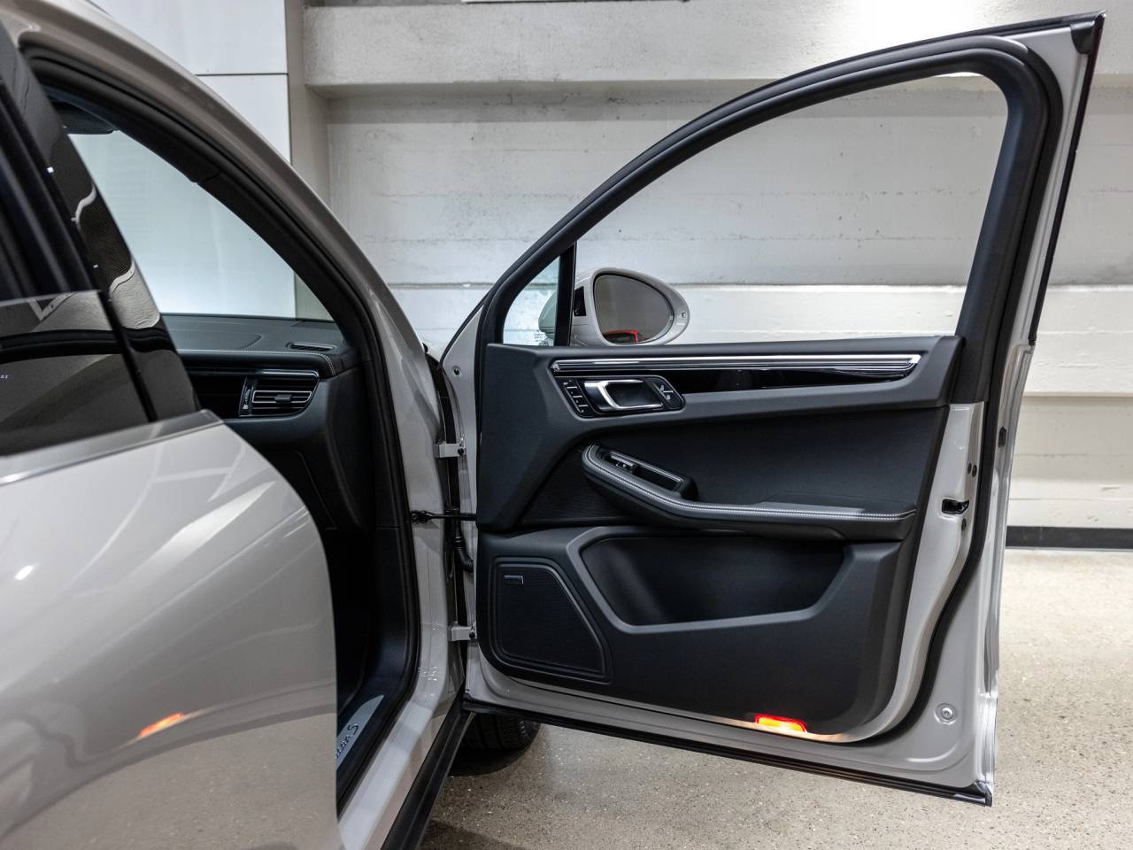 2025 Porsche Macan Macan S