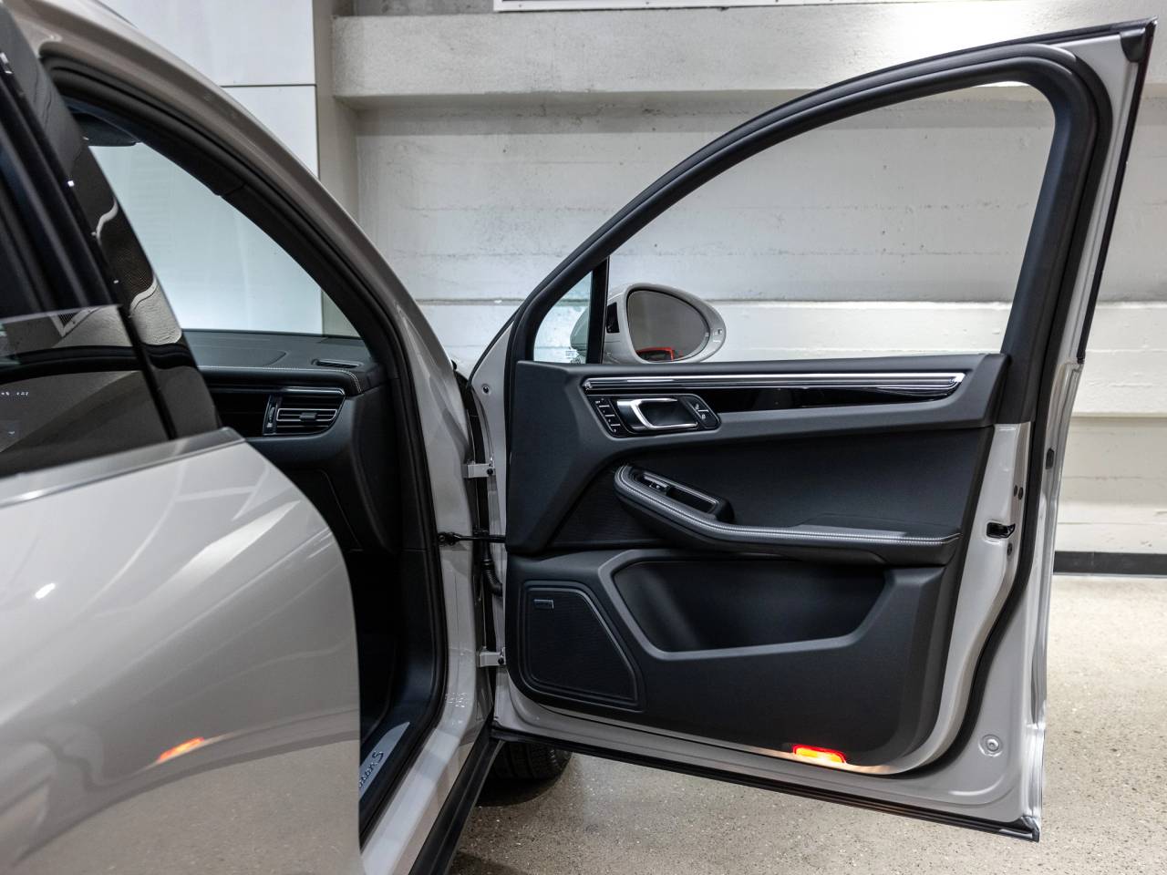 2025 Porsche Macan Macan S