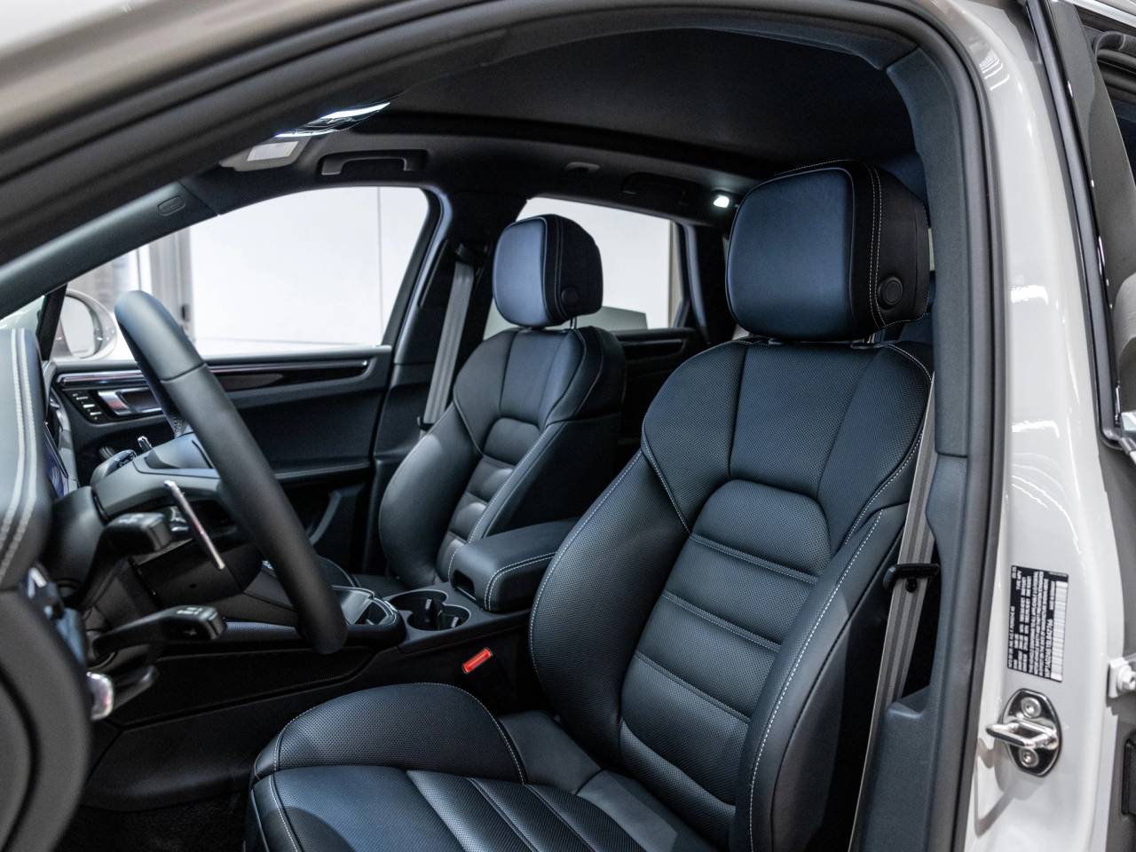 2025 Porsche Macan Macan S