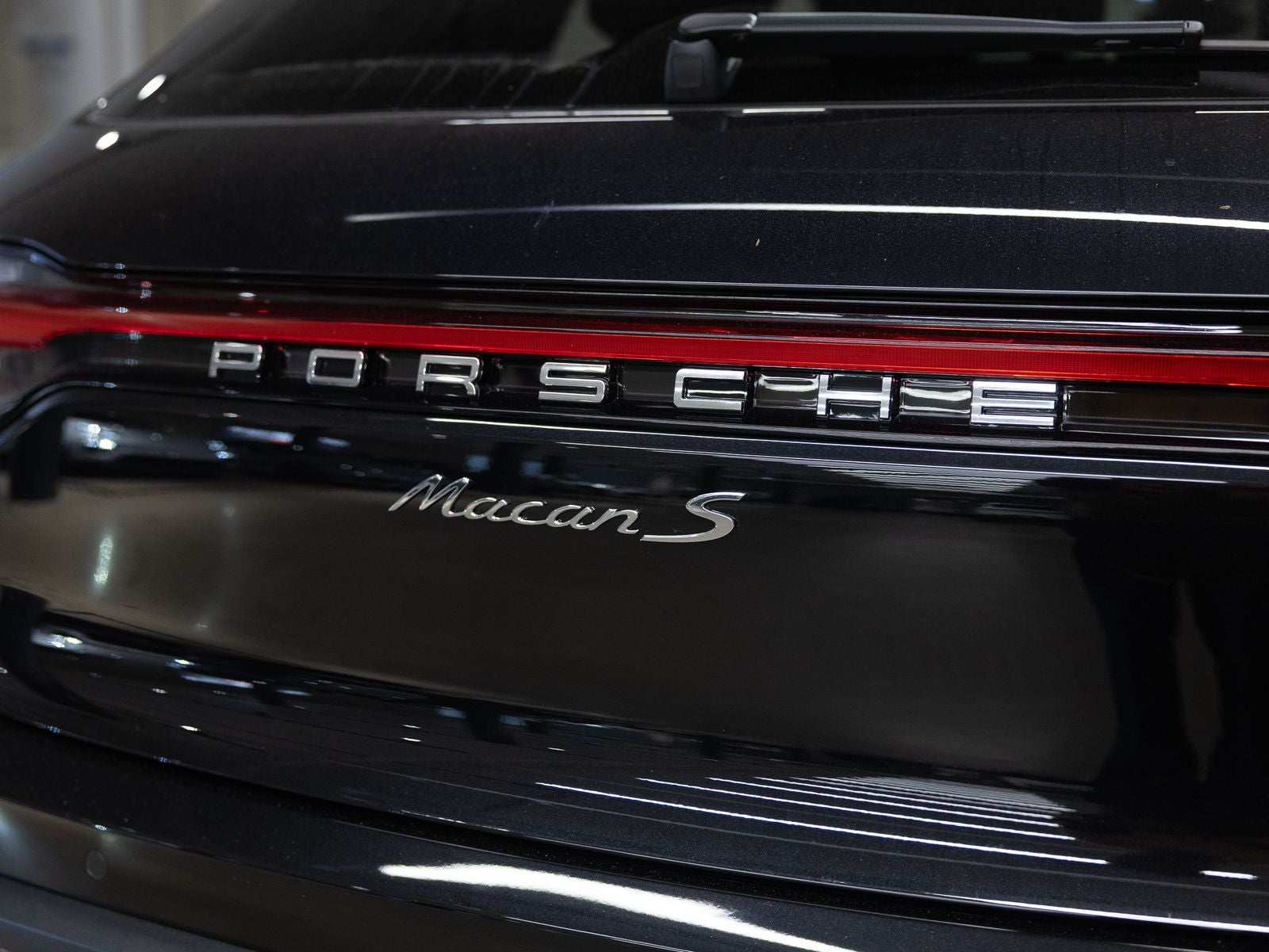 2025 Porsche Macan S