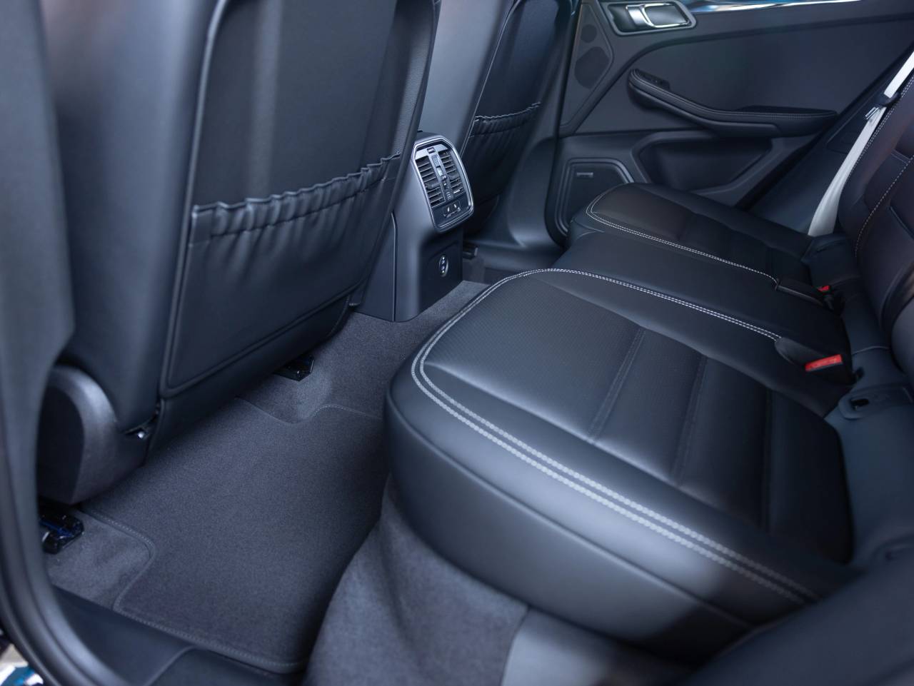 2025 Porsche Macan Macan S