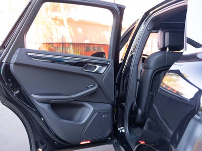 2025 Porsche Macan Macan S