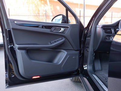 2025 Porsche Macan Macan S