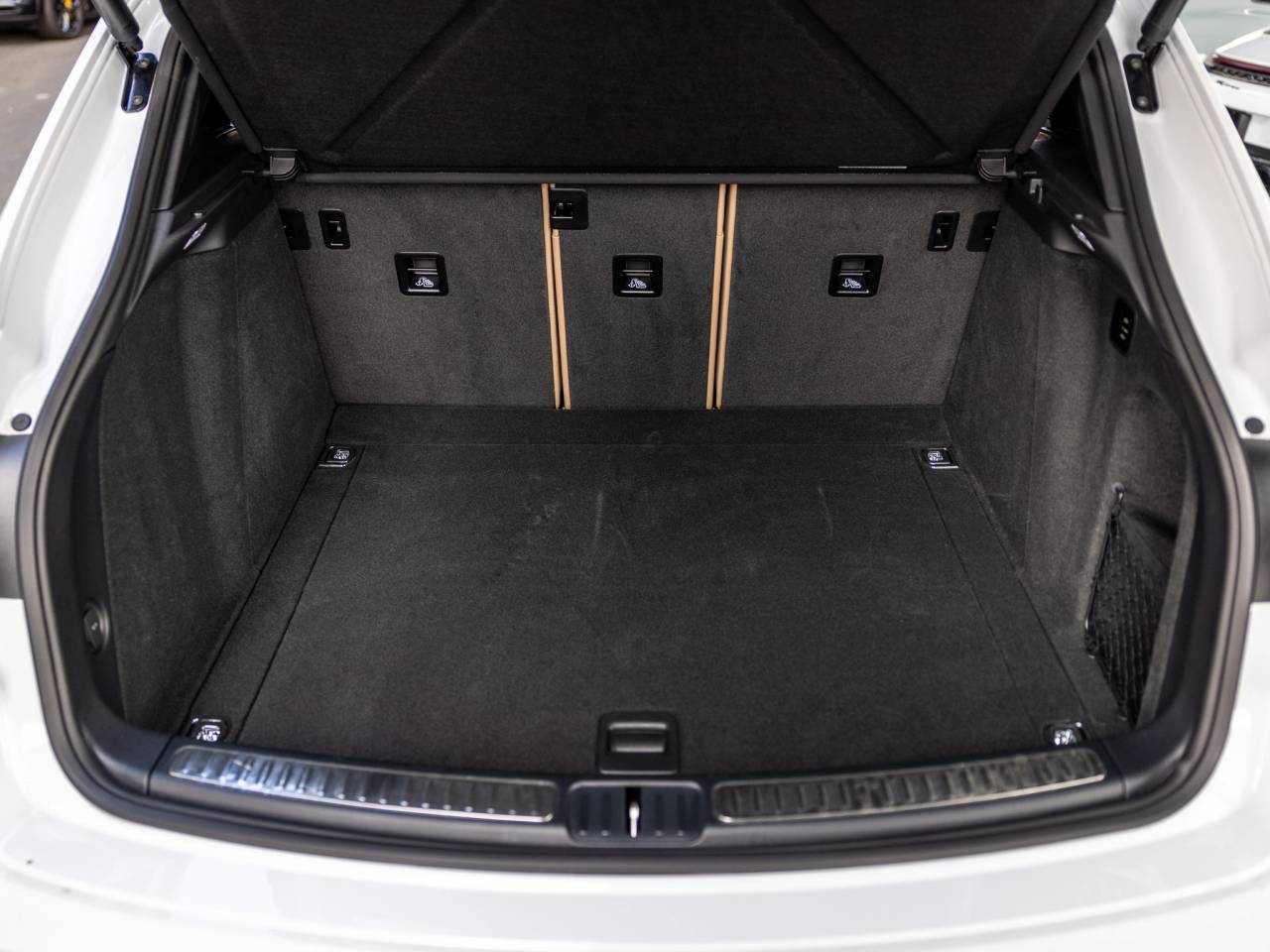 2025 Porsche Macan Macan S