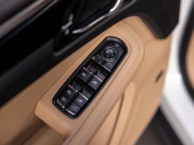 2025 Porsche Macan Macan S