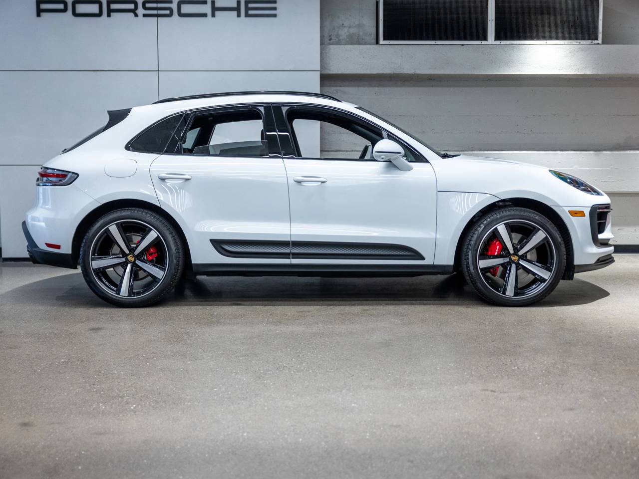 2025 Porsche Macan Macan S
