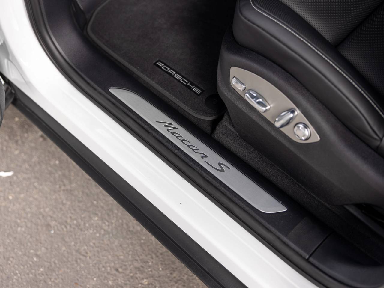 2026 Porsche Macan Macan S