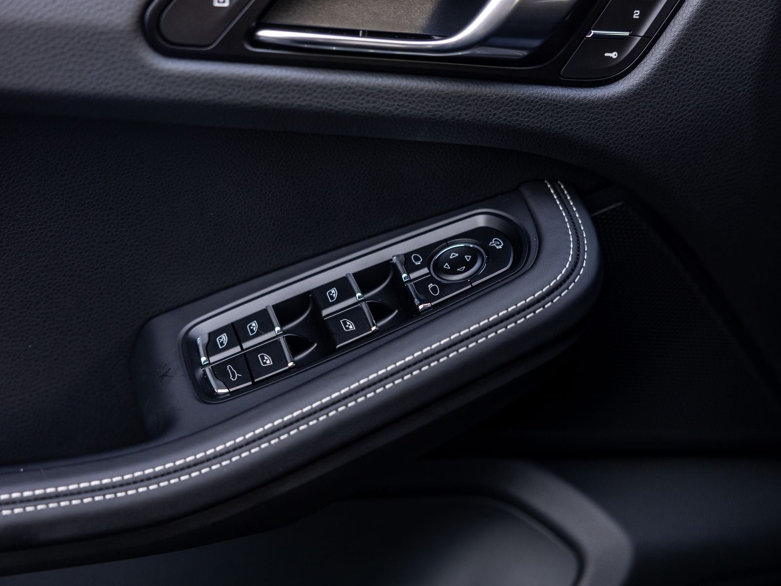 2026 Porsche Macan Macan S