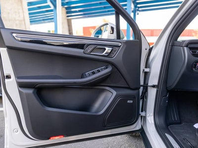 2026 Porsche Macan Macan S