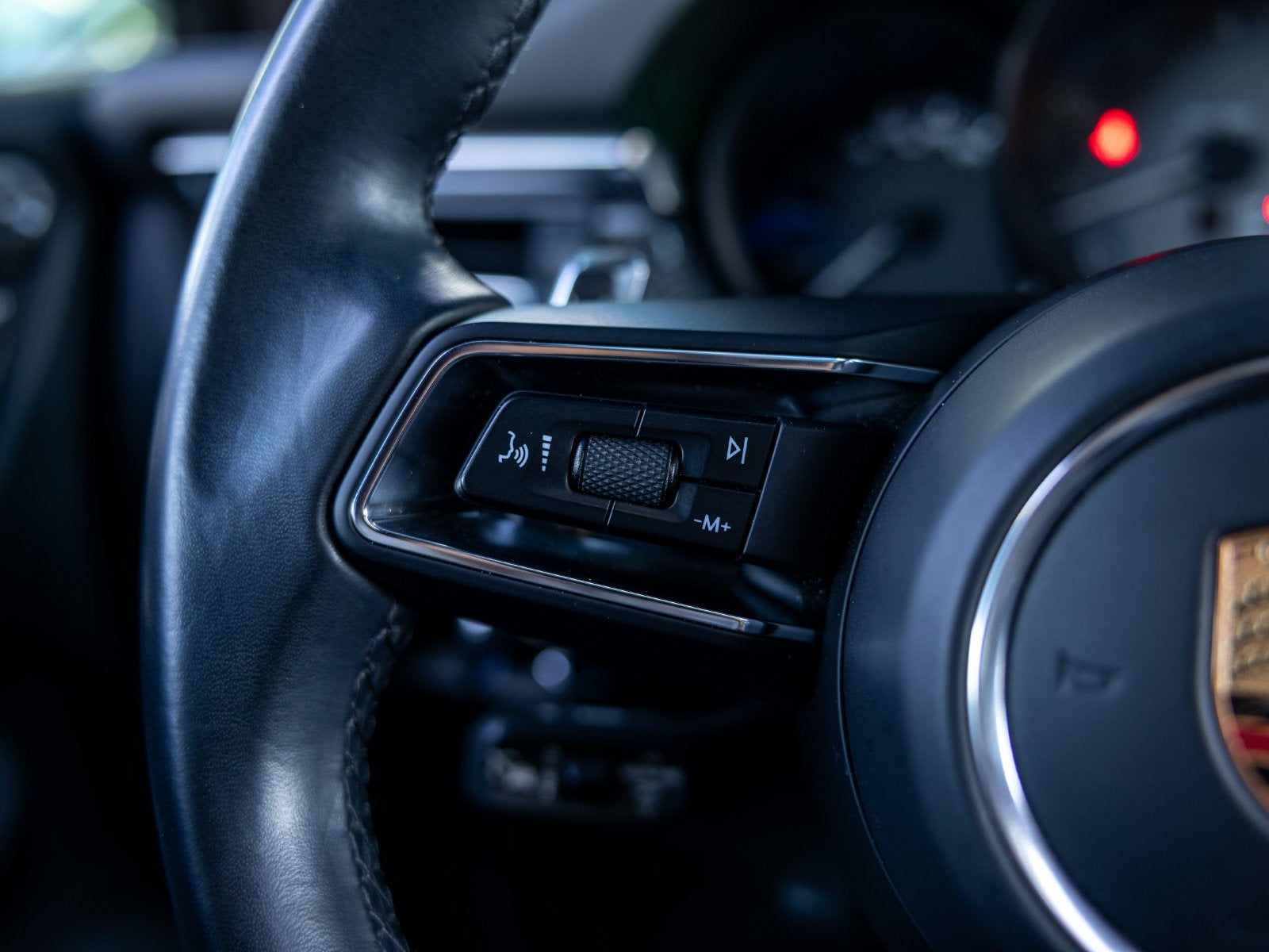 2023 Porsche Macan S