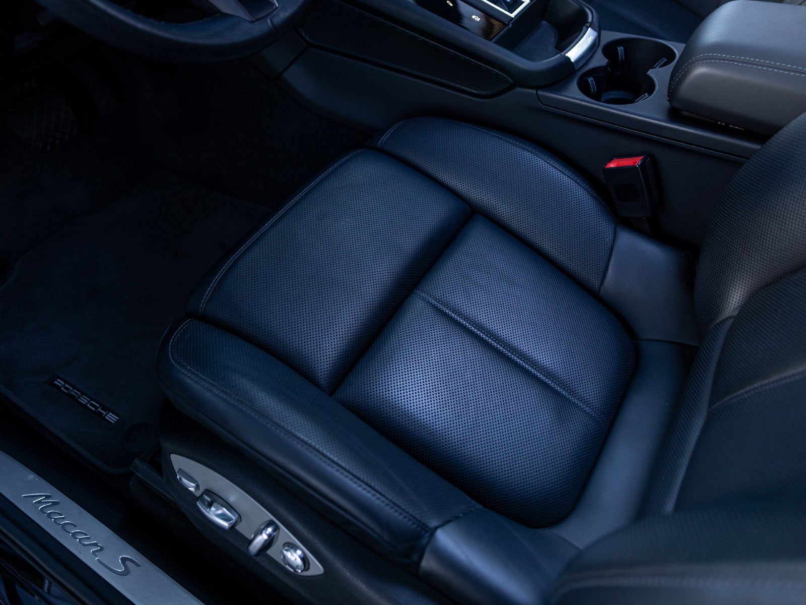 2023 Porsche Macan S