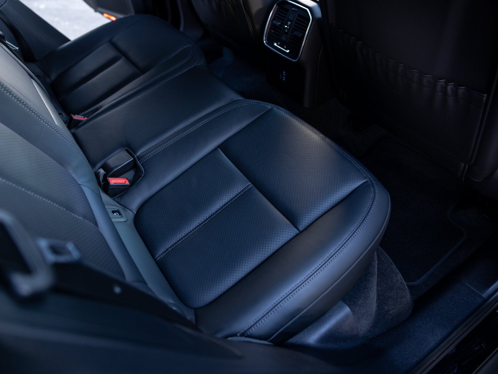2023 Porsche Macan S