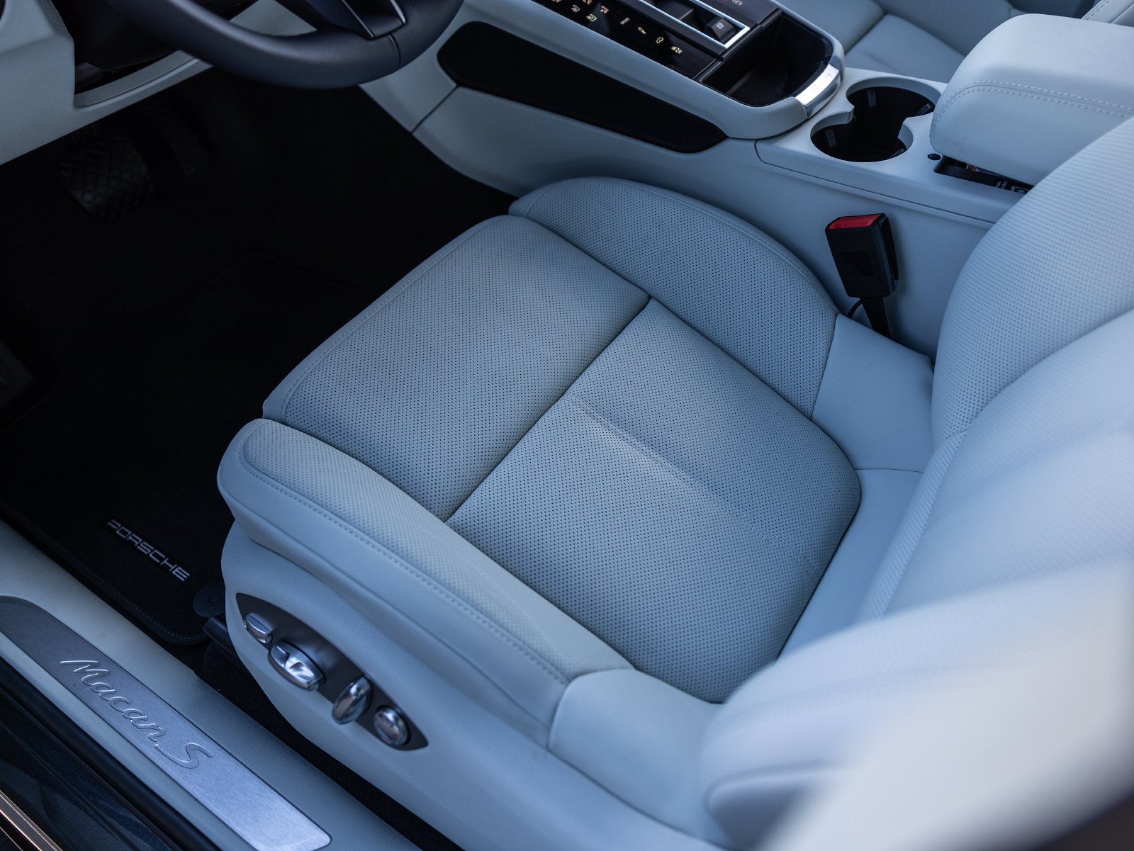 2026 Porsche Macan Macan S