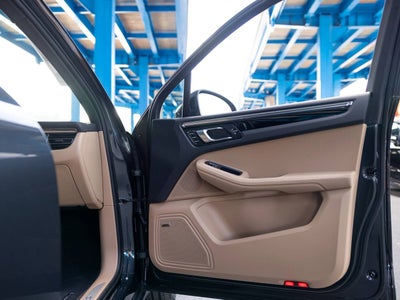 2025 Porsche Macan Macan S