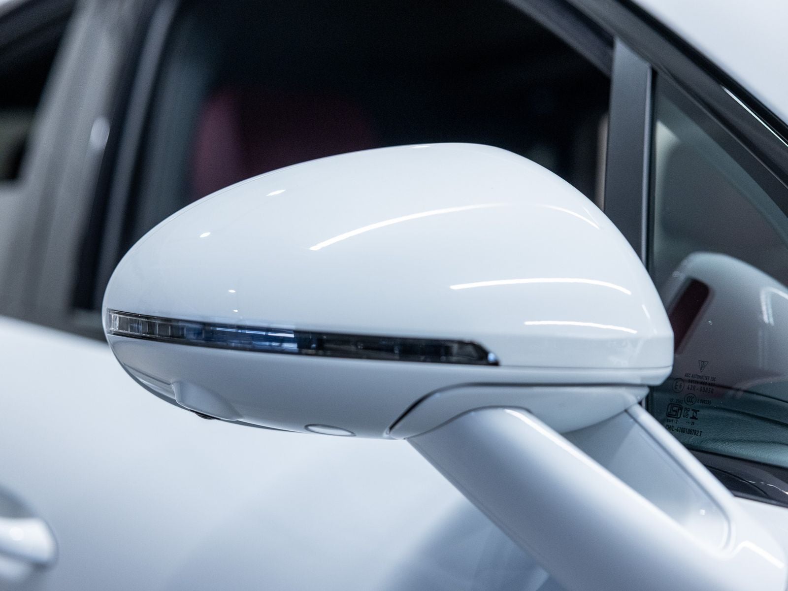 2025 Porsche Macan S