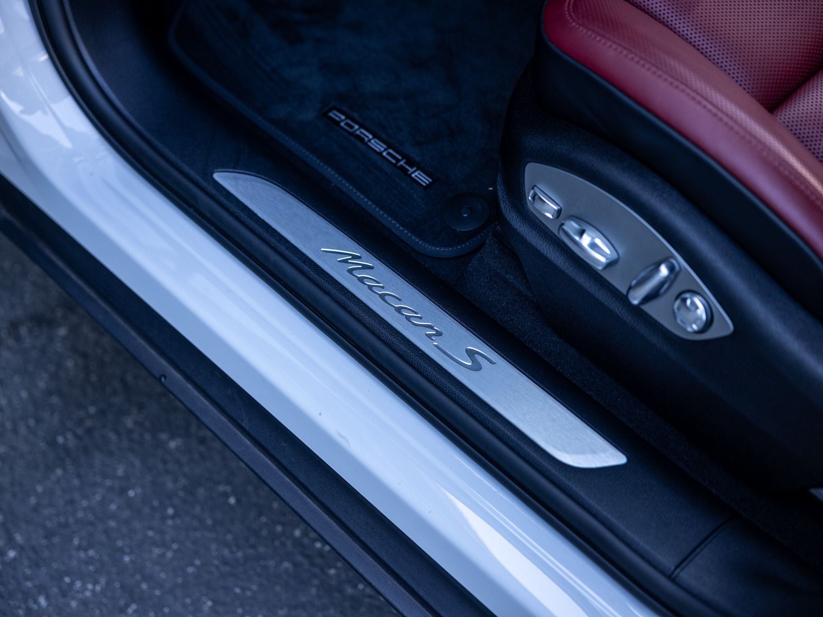 2025 Porsche Macan S