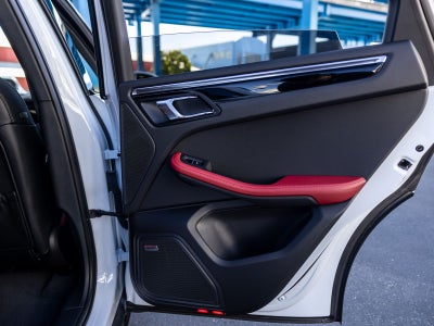 2025 Porsche Macan S