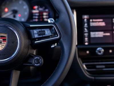 2025 Porsche Macan S