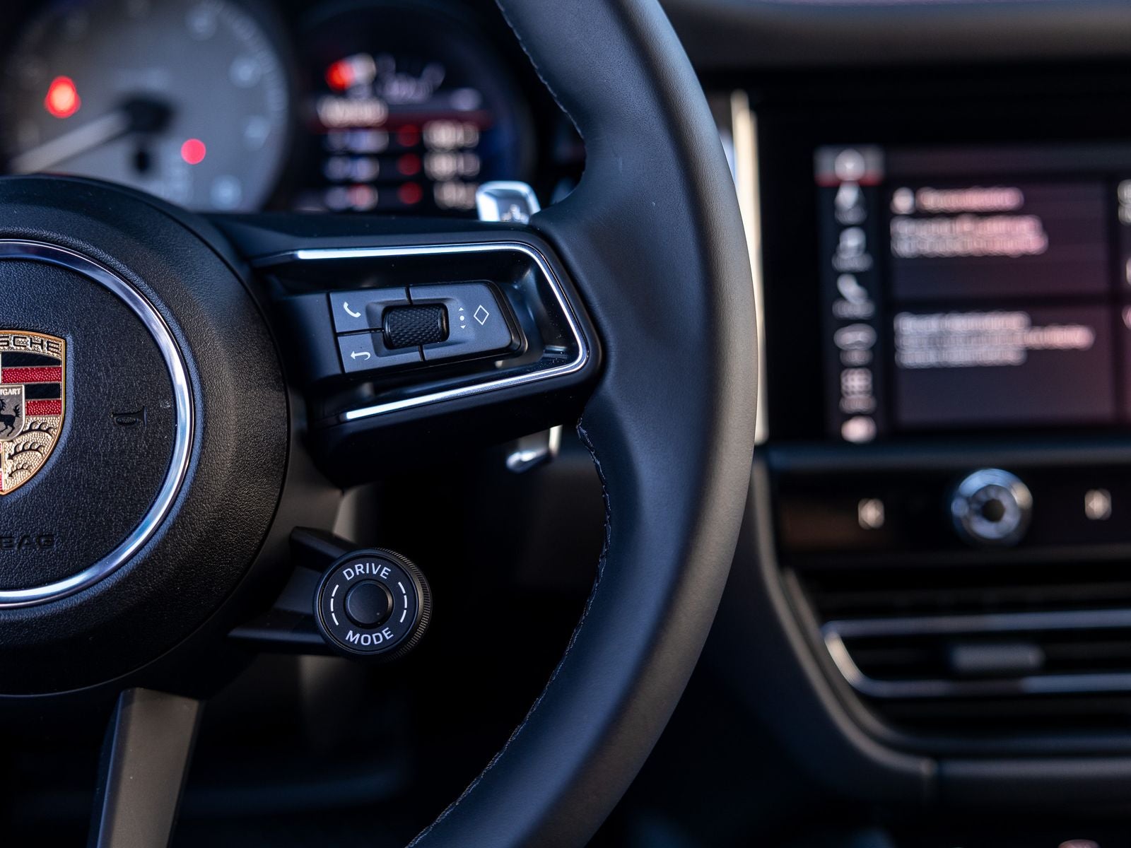 2025 Porsche Macan S