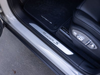 2026 Porsche Macan Macan S