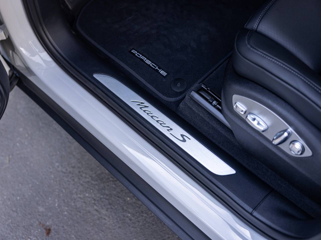 2026 Porsche Macan Macan S