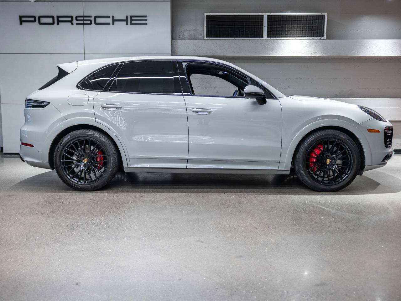 2023 Porsche Cayenne GTS