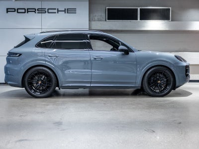 2025 Porsche Cayenne GTS