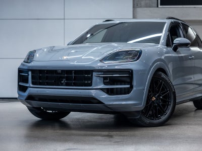2025 Porsche Cayenne GTS
