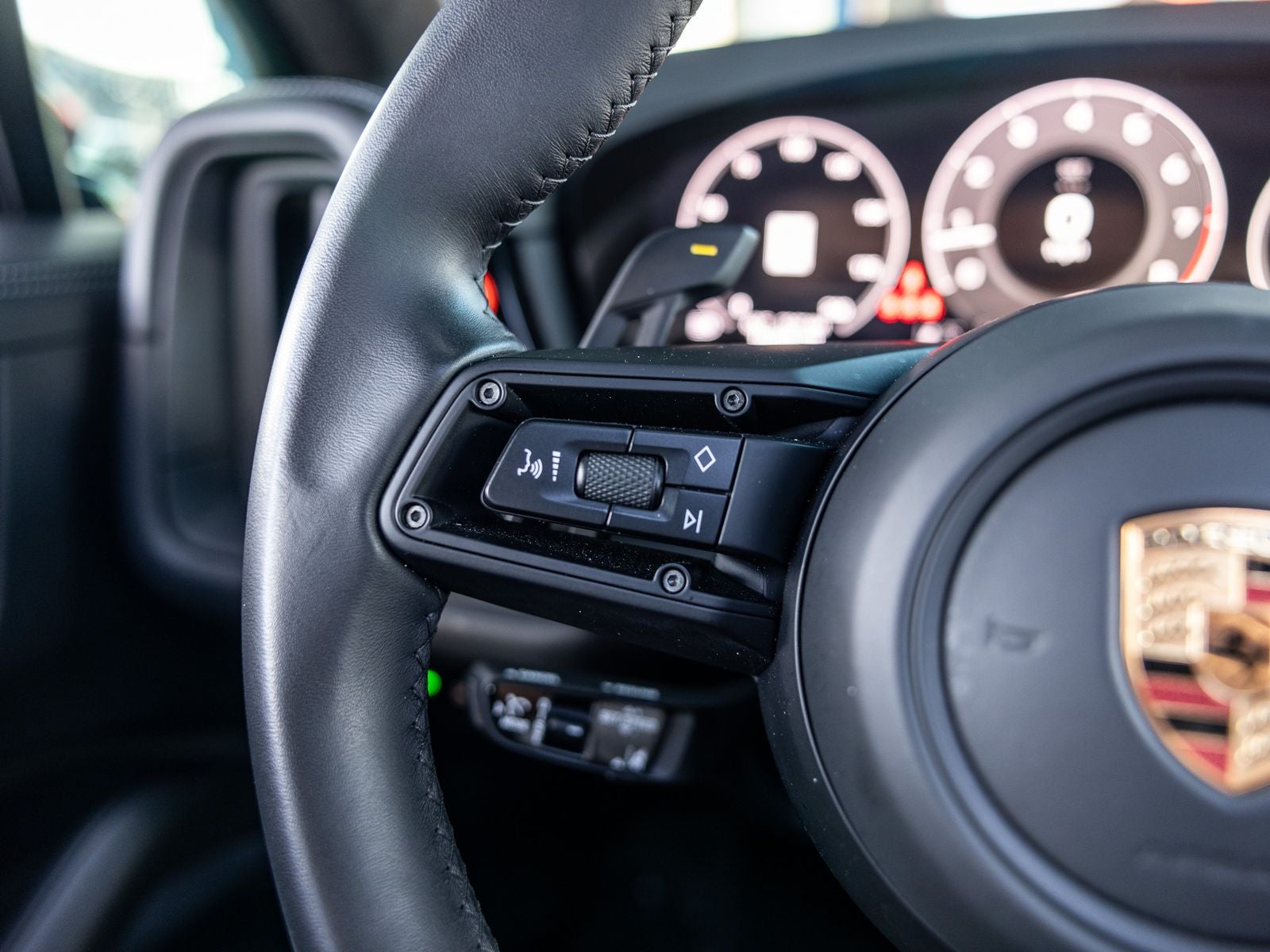 2025 Porsche Cayenne GTS