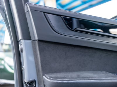 2025 Porsche Cayenne GTS