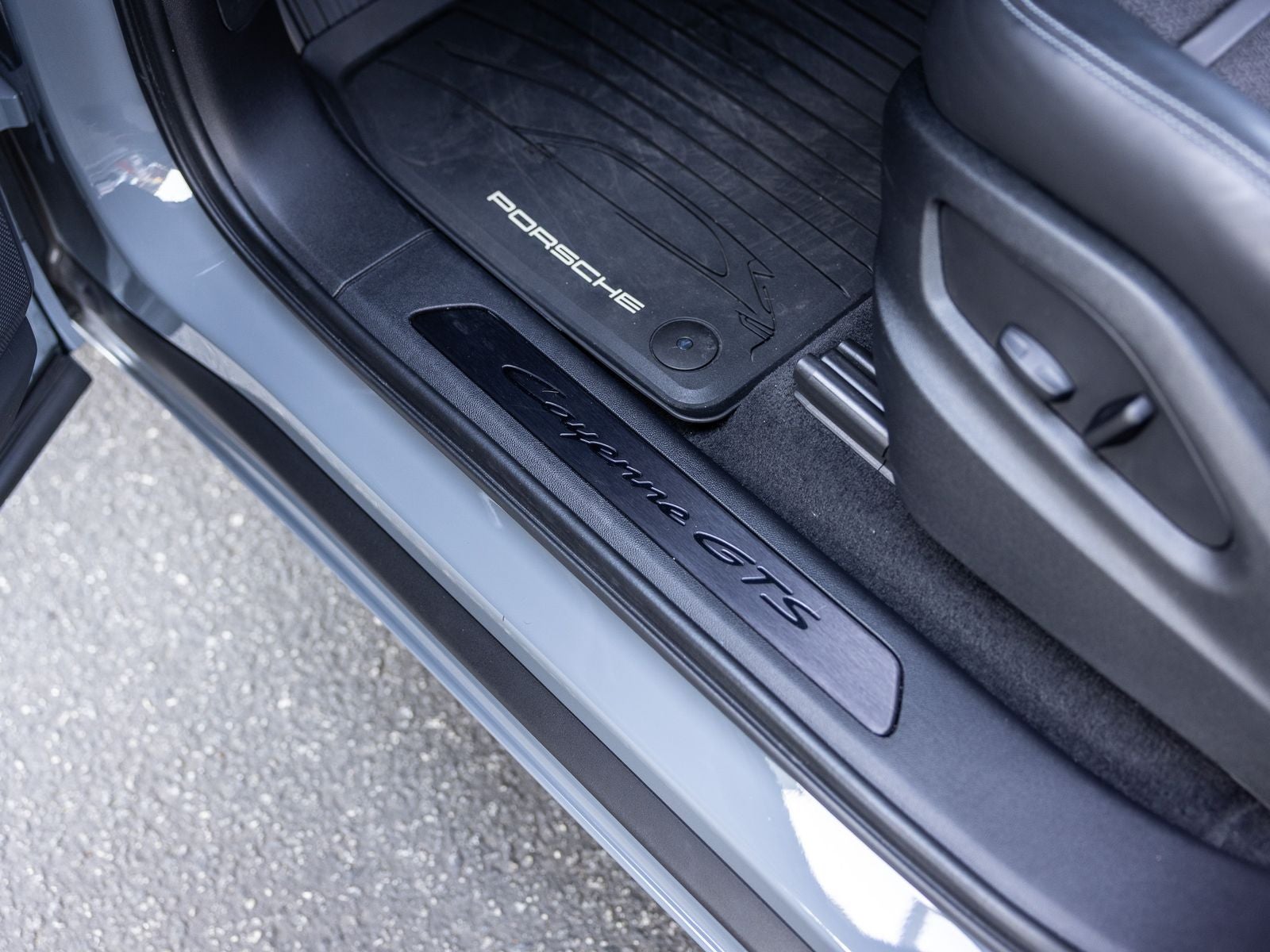 2025 Porsche Cayenne GTS