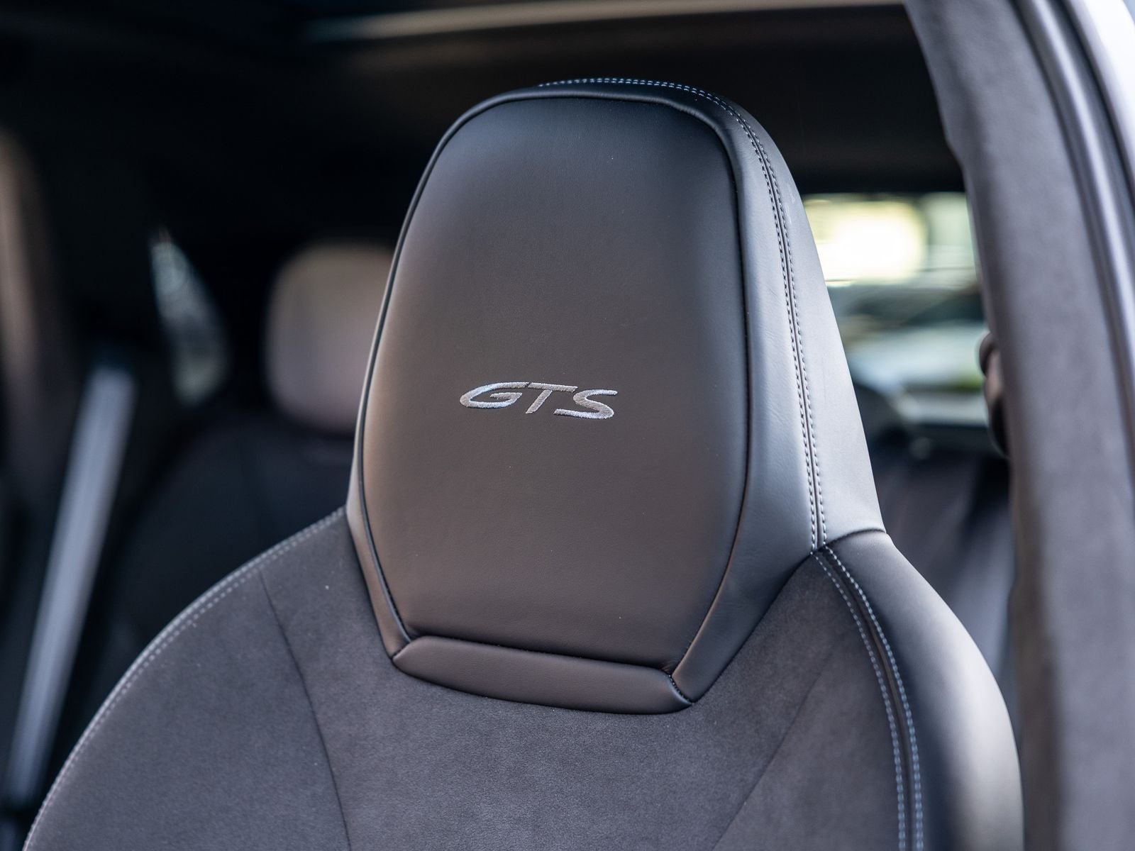 2025 Porsche Cayenne GTS