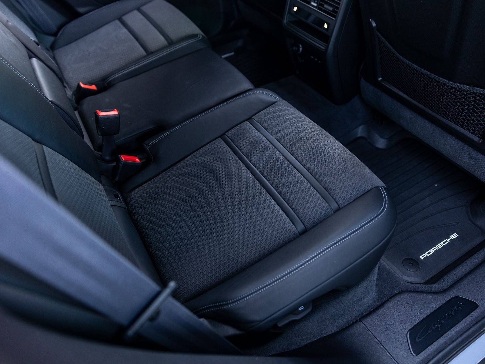 2025 Porsche Cayenne GTS