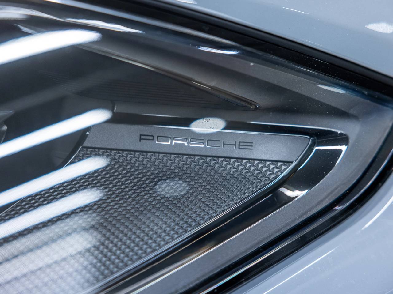 2025 Porsche Cayenne GTS