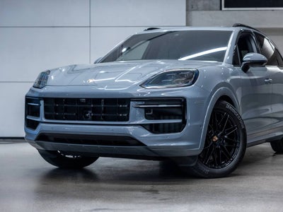 2025 Porsche Cayenne GTS