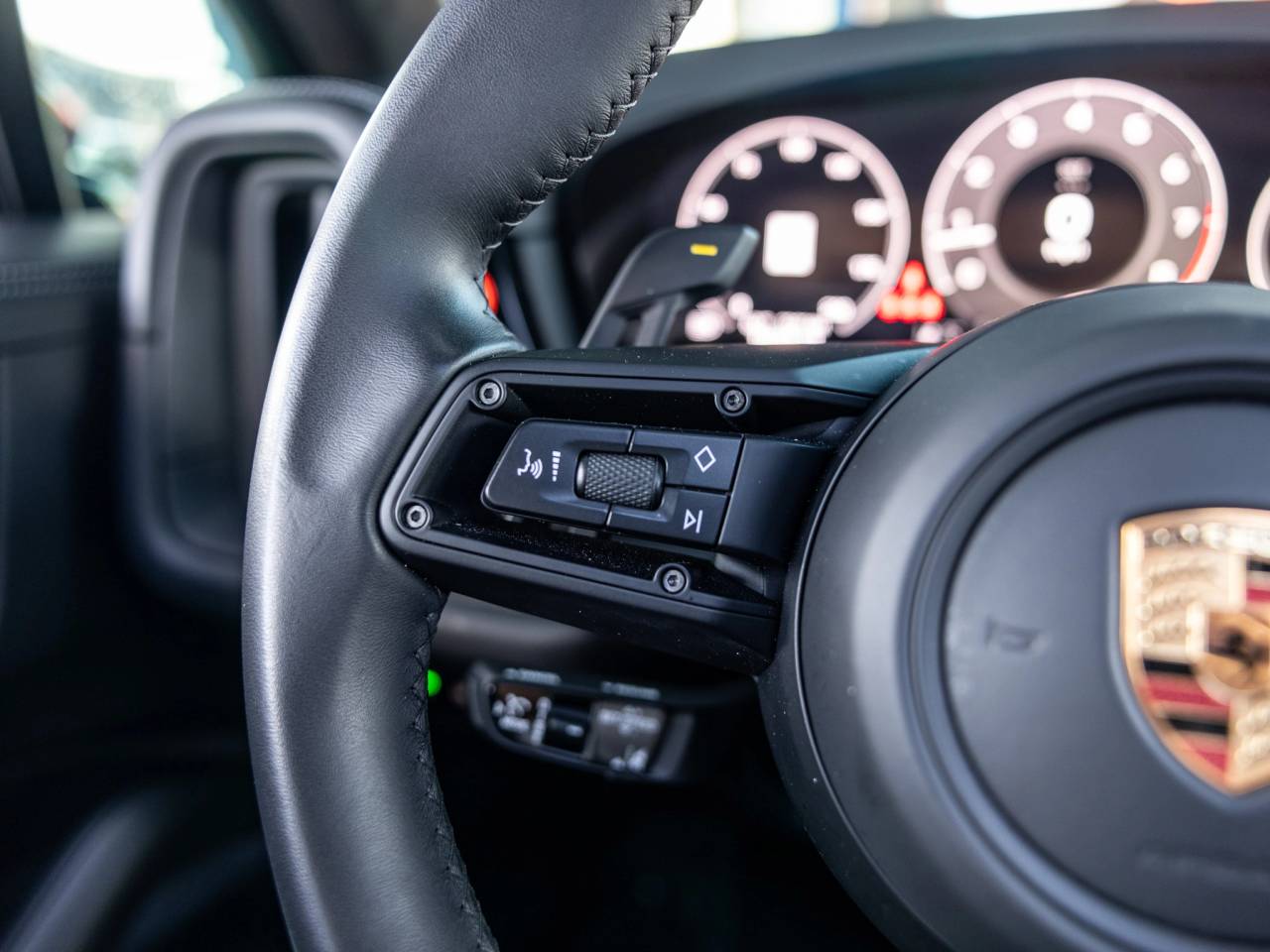 2025 Porsche Cayenne GTS