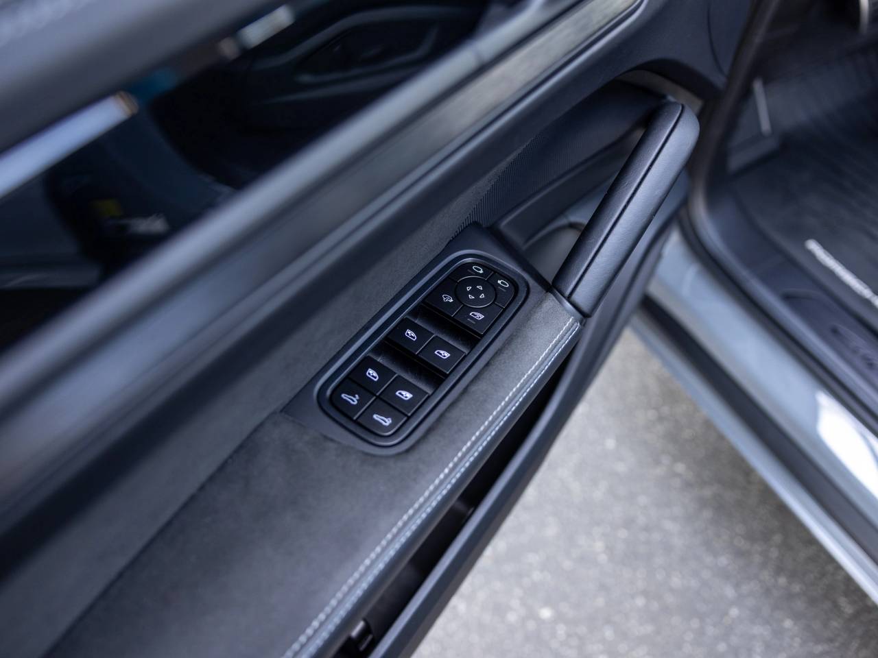 2025 Porsche Cayenne GTS