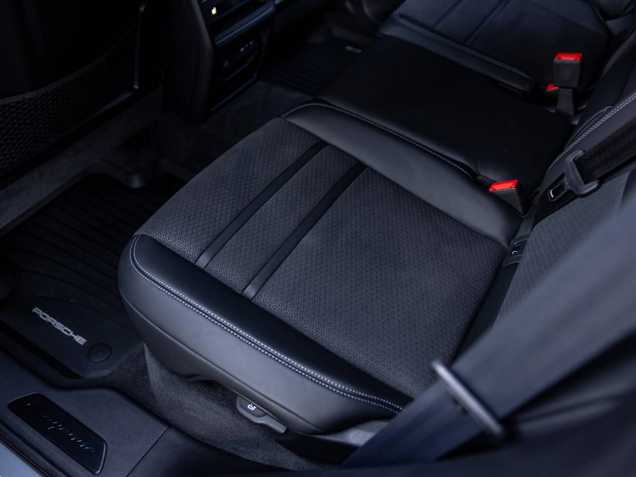 2025 Porsche Cayenne GTS