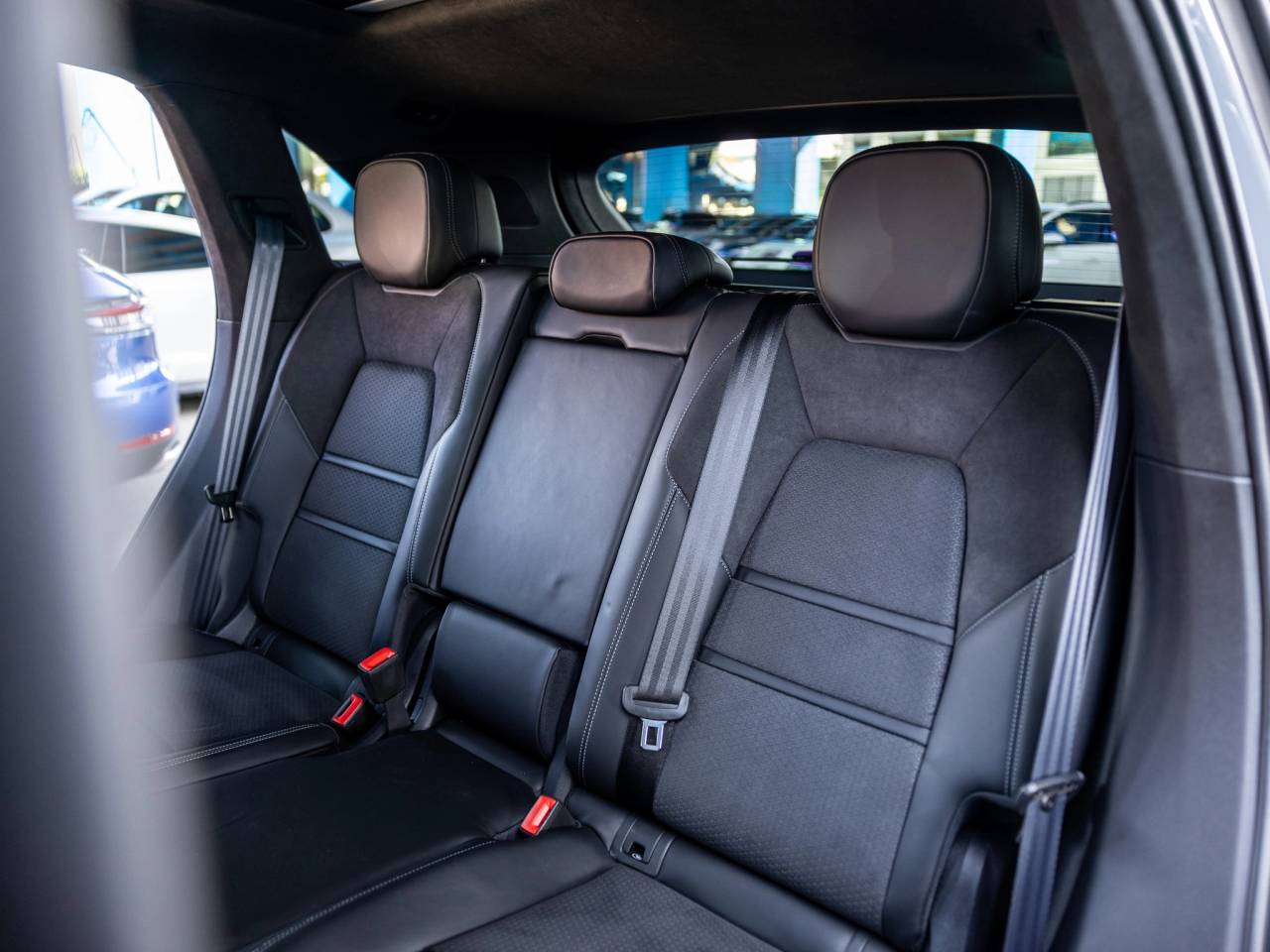 2025 Porsche Cayenne GTS