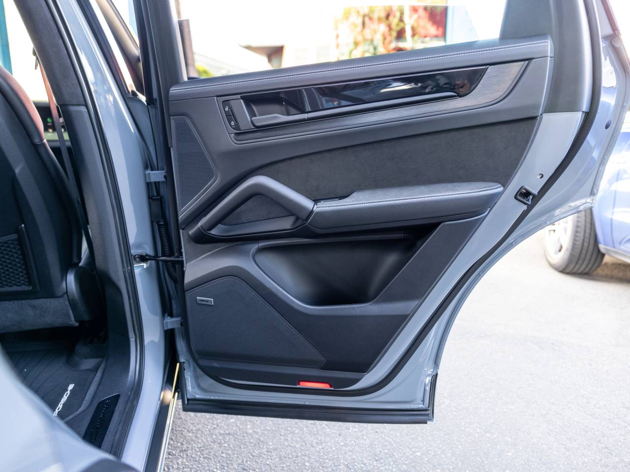 2025 Porsche Cayenne GTS