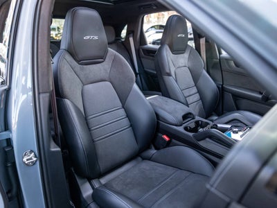 2025 Porsche Cayenne GTS