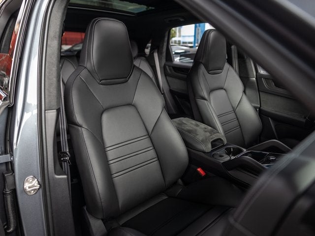 2026 Porsche Cayenne Cayenne GTS