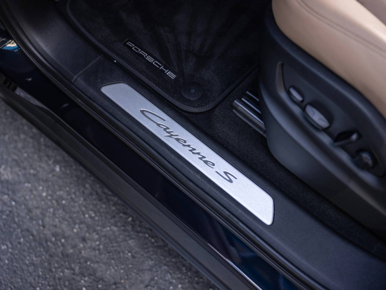 2024 Porsche Cayenne S