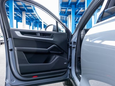 2025 Porsche Cayenne Coupe Base