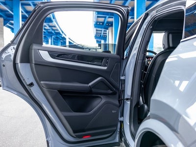 2025 Porsche Cayenne Coupe Base