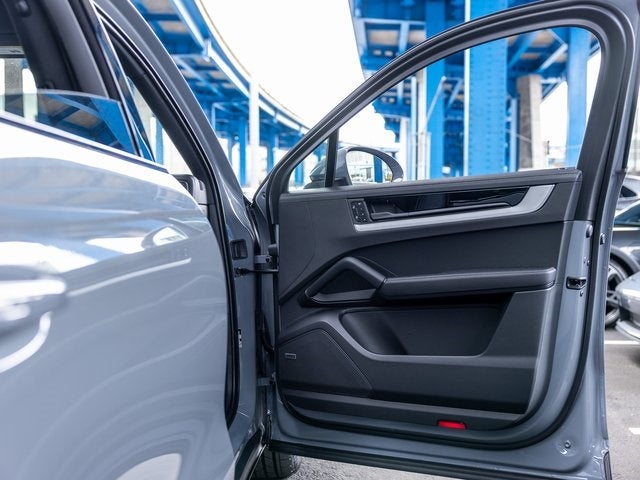 2025 Porsche Cayenne Coupe Base