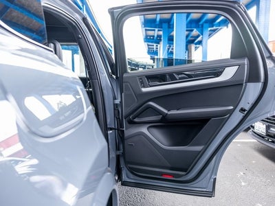 2025 Porsche Cayenne Coupe Base